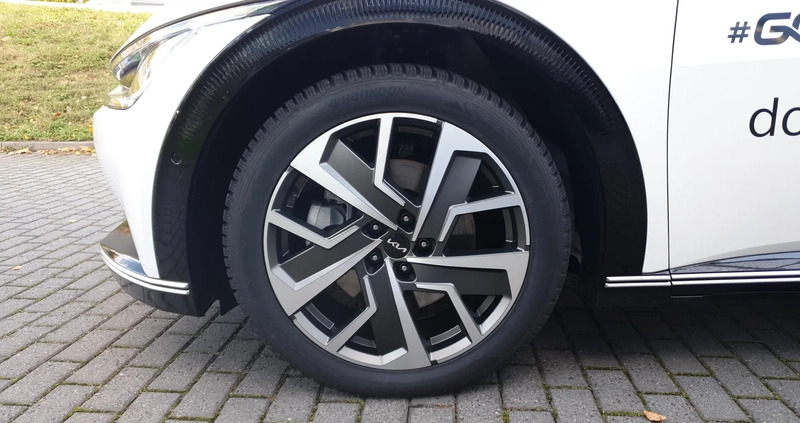 Kia EV6 cena 239900 przebieg: 11100, rok produkcji 2023 z Strzelin małe 379